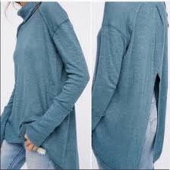 Free People Sweater Womens Medium Blue Split Back Turtle Neck Oversized Flowy - Picture 1 of 9